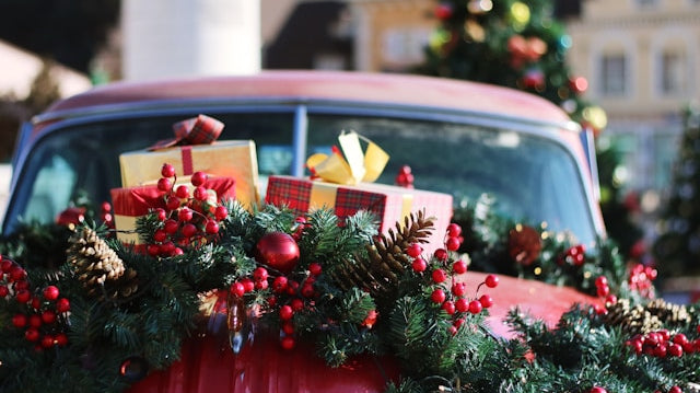 Holiday Gift Guide 2024: Gift Ideas For Every Type of Traveler