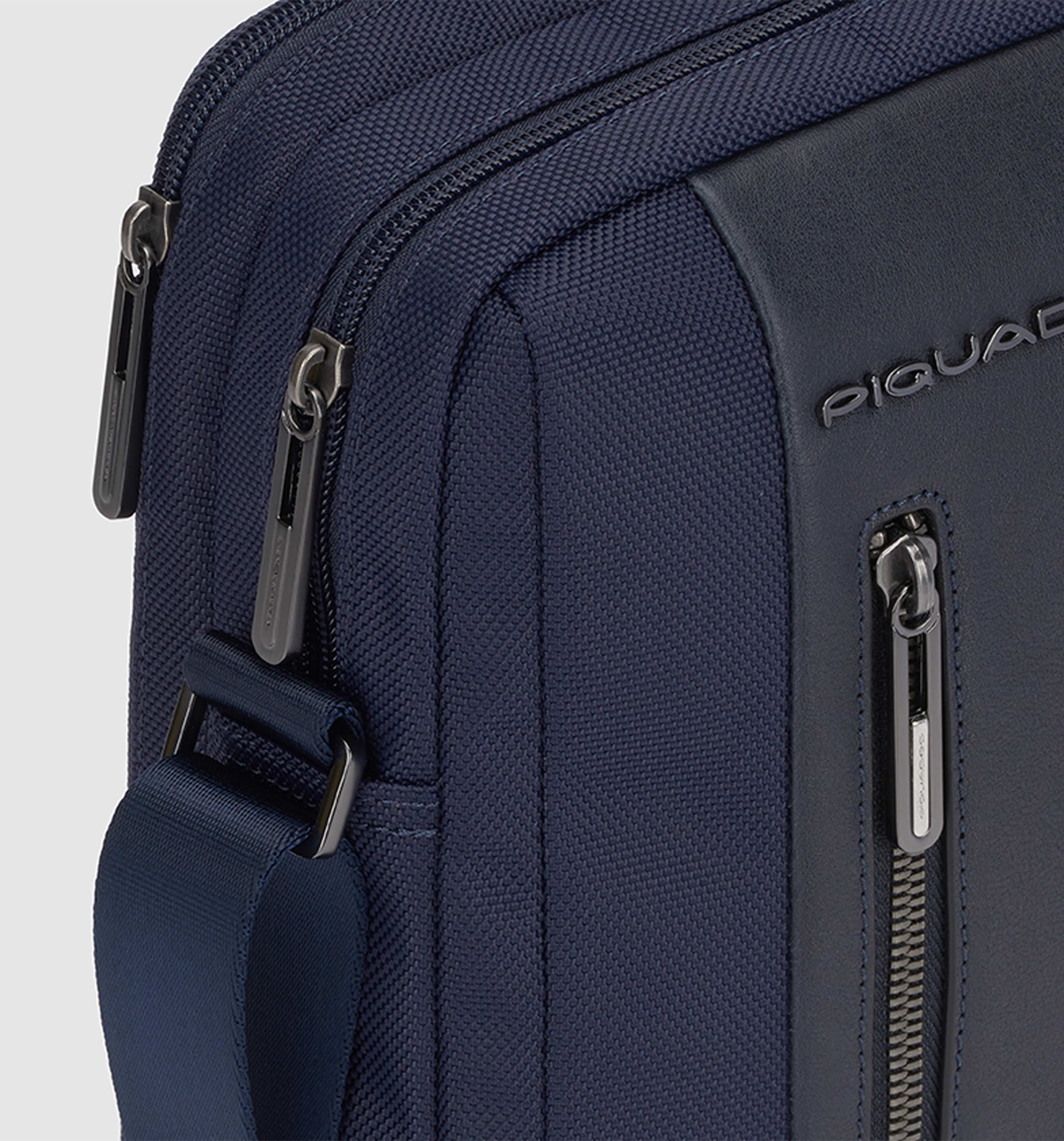 PIQUADROBrief Bag