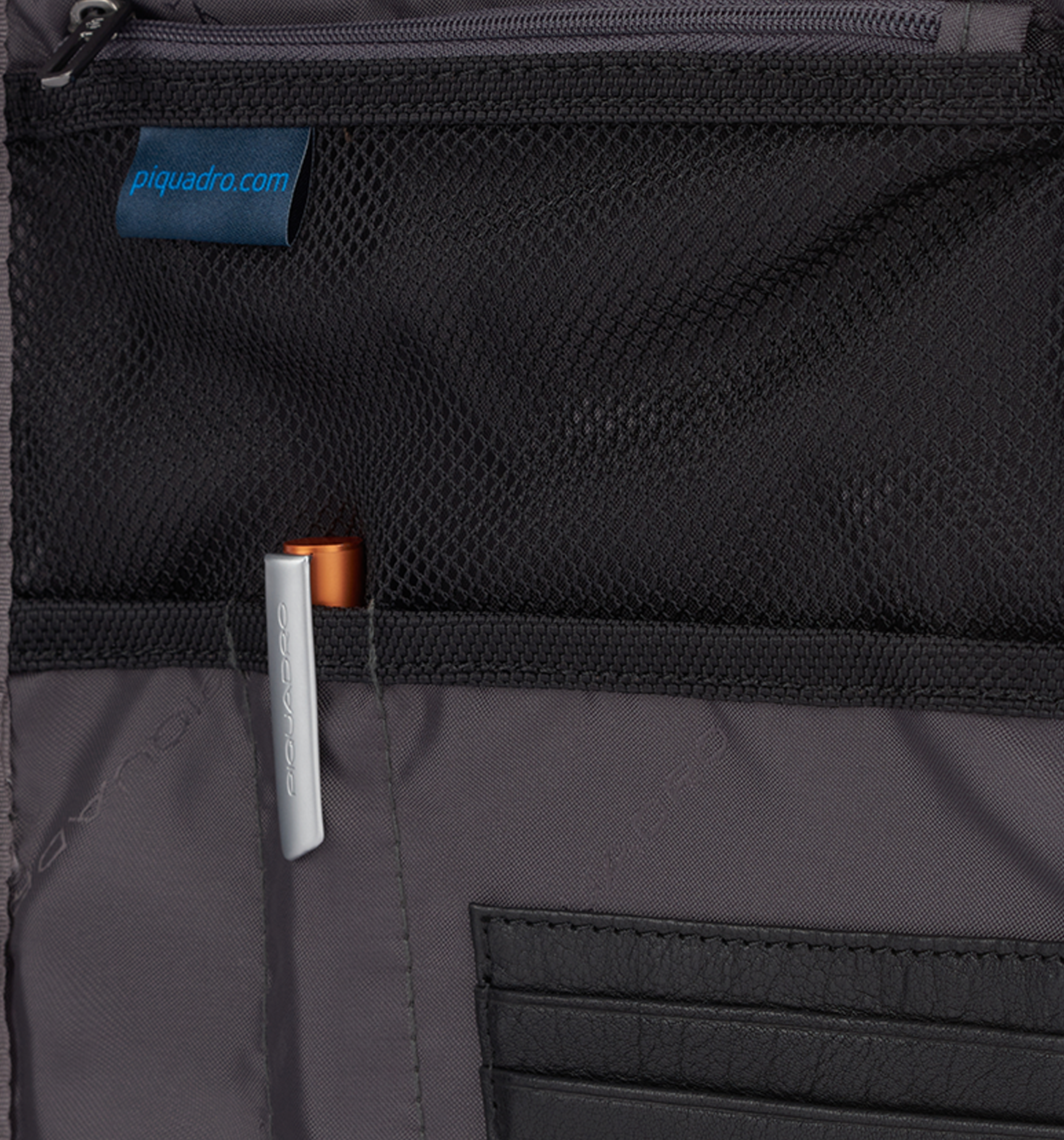 PIQUADROBrief Bag