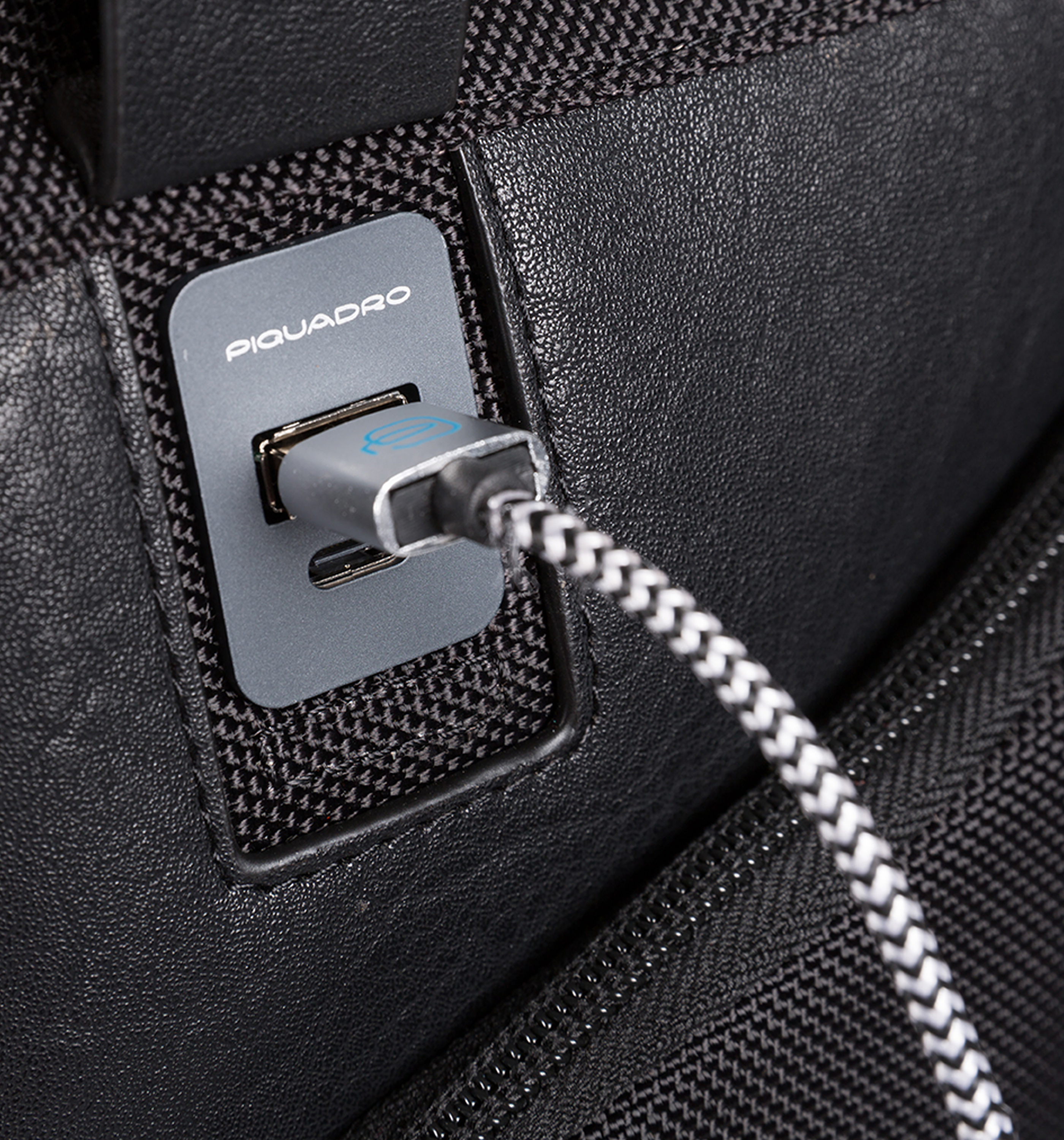 PIQUADROBrief Hardcase Luggage