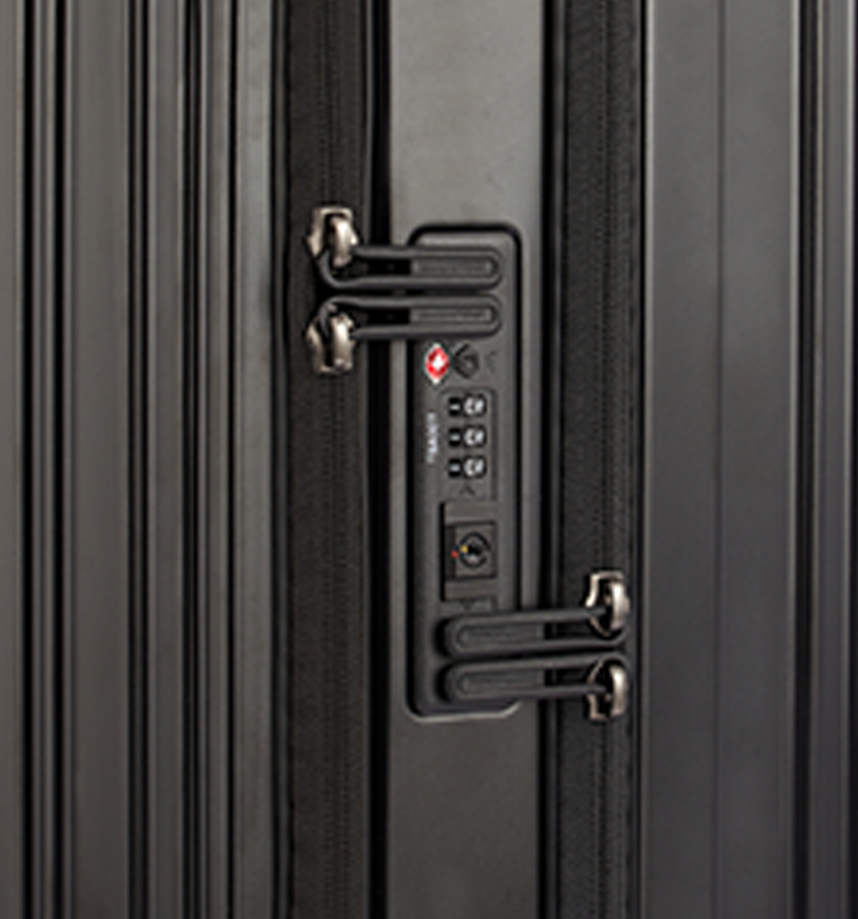 PIQUADROPq Lite Hardcase Luggage