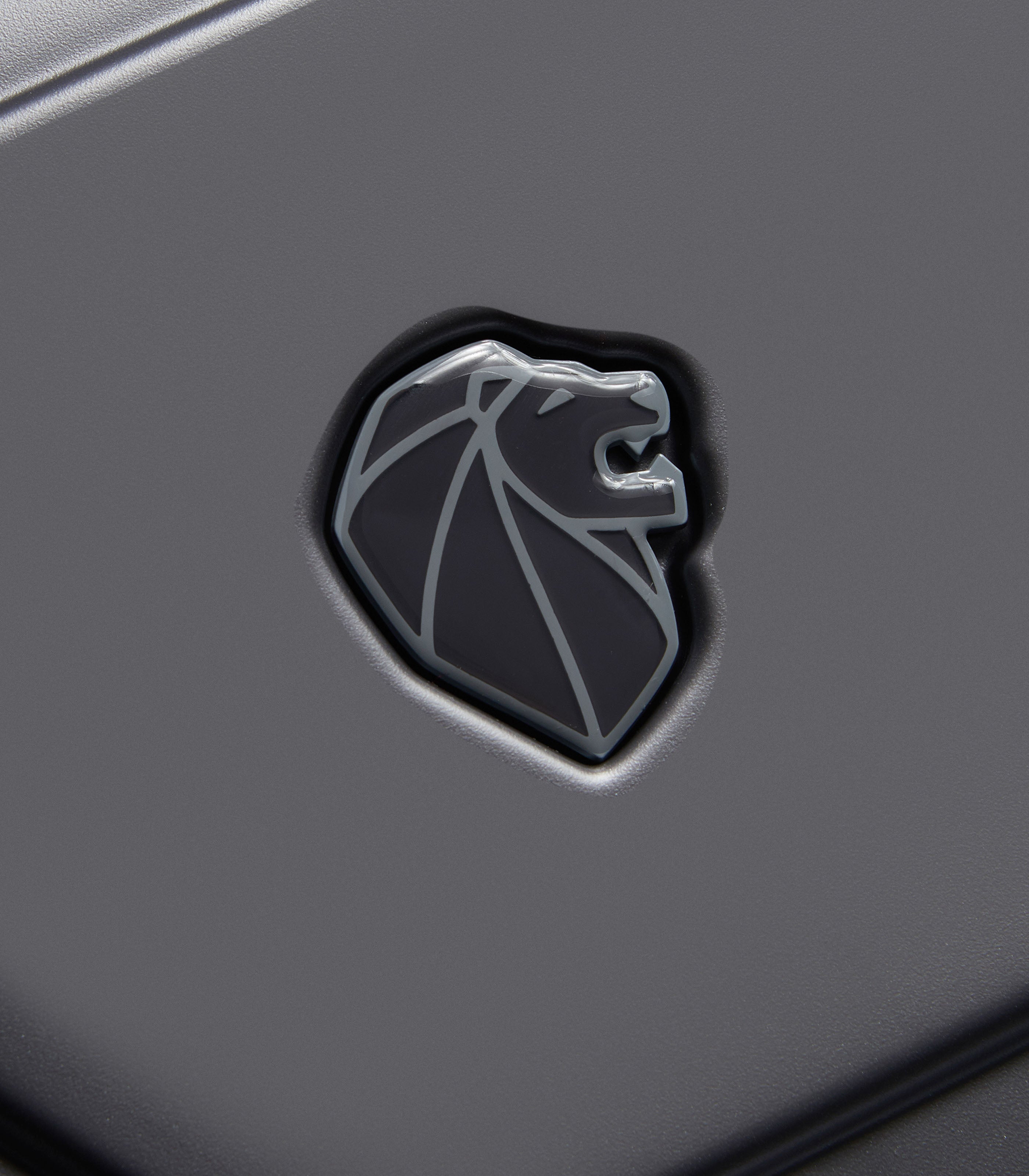 PEUGEOTPEUGEOT VOYAGES ANTHRACITE 80CM (LARGE TRUNK) LUGGAGE