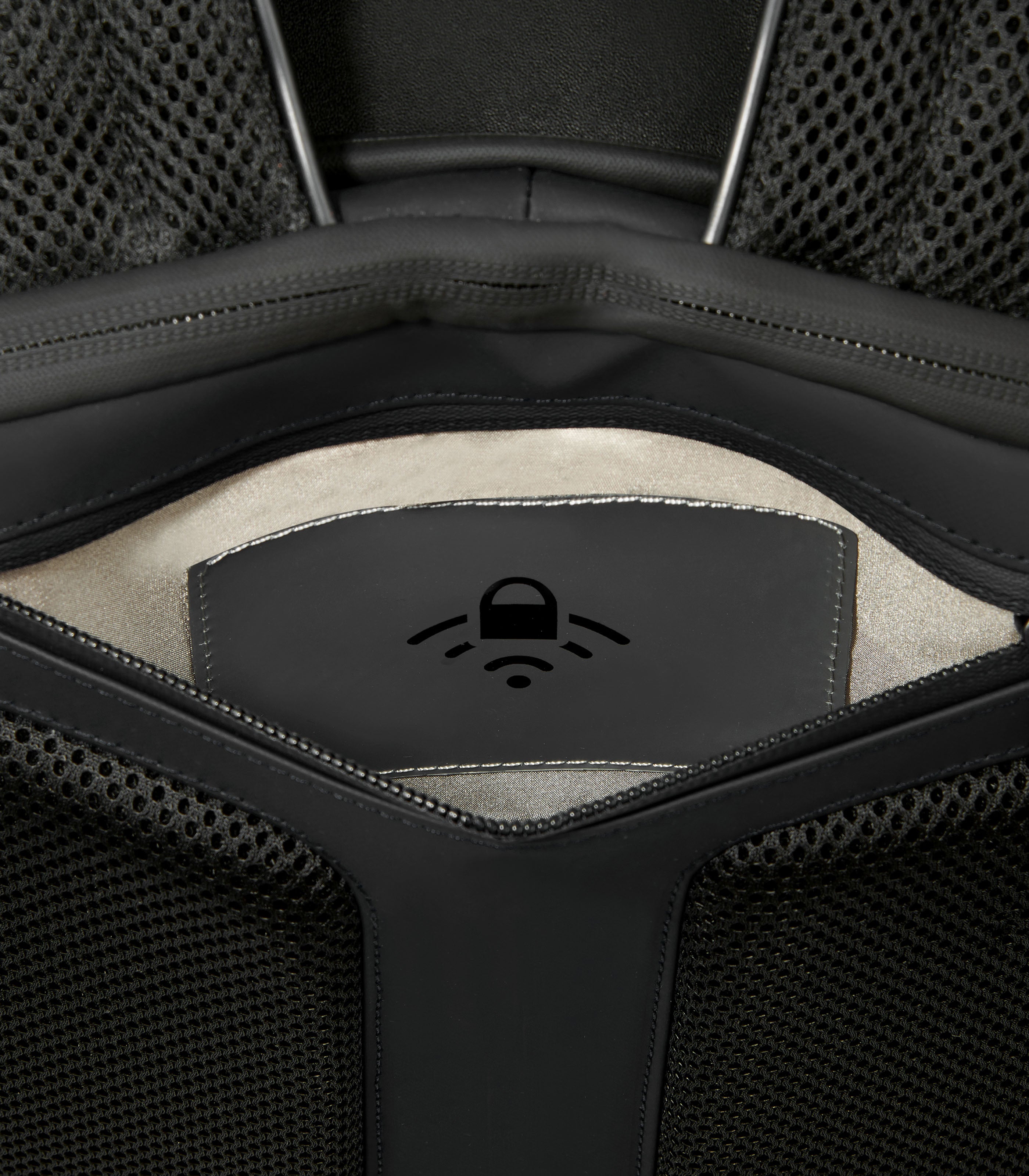 PEUGEOTPEUGEOT VOYAGES BLACK BACKPACK