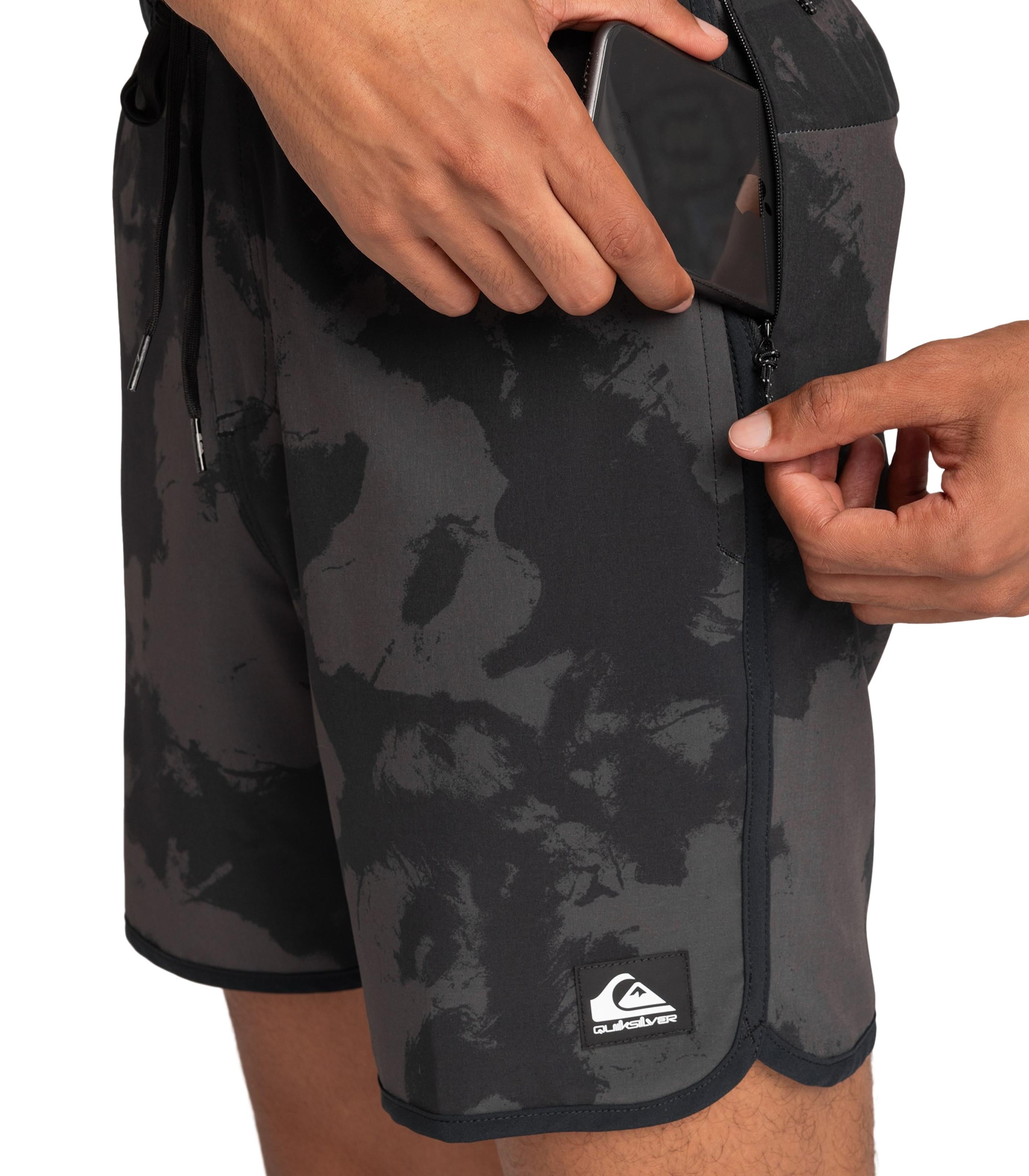 QUIKSILVEROmni Scallop Nb Volley Shorts