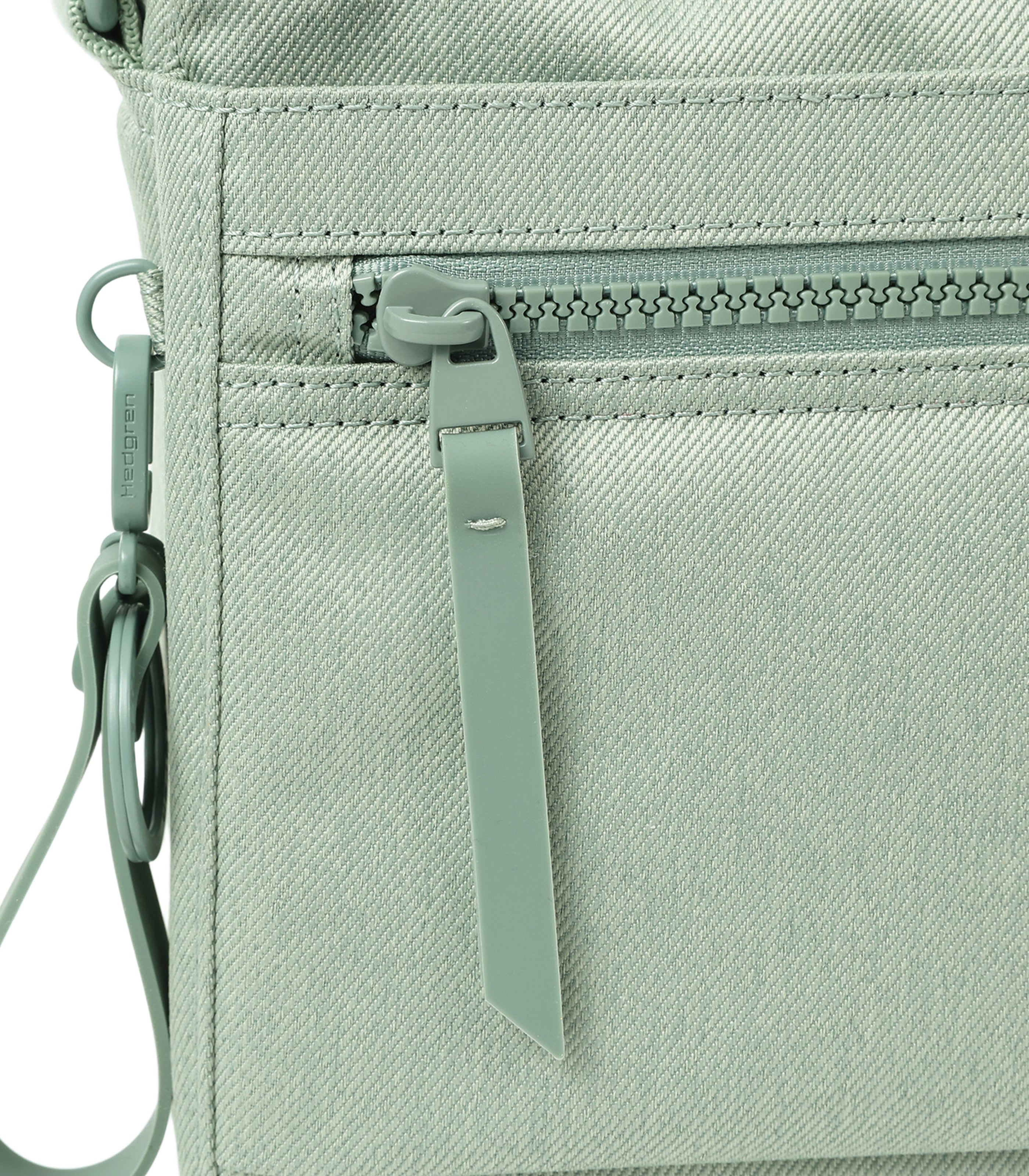 HEDGRENEye M Sling Bag