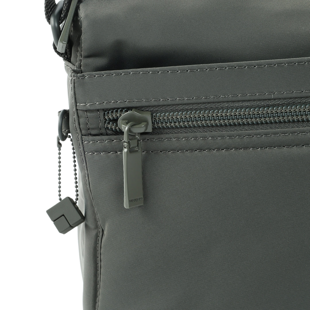 HEDGRENEye Crossbody/Sling/Messenger