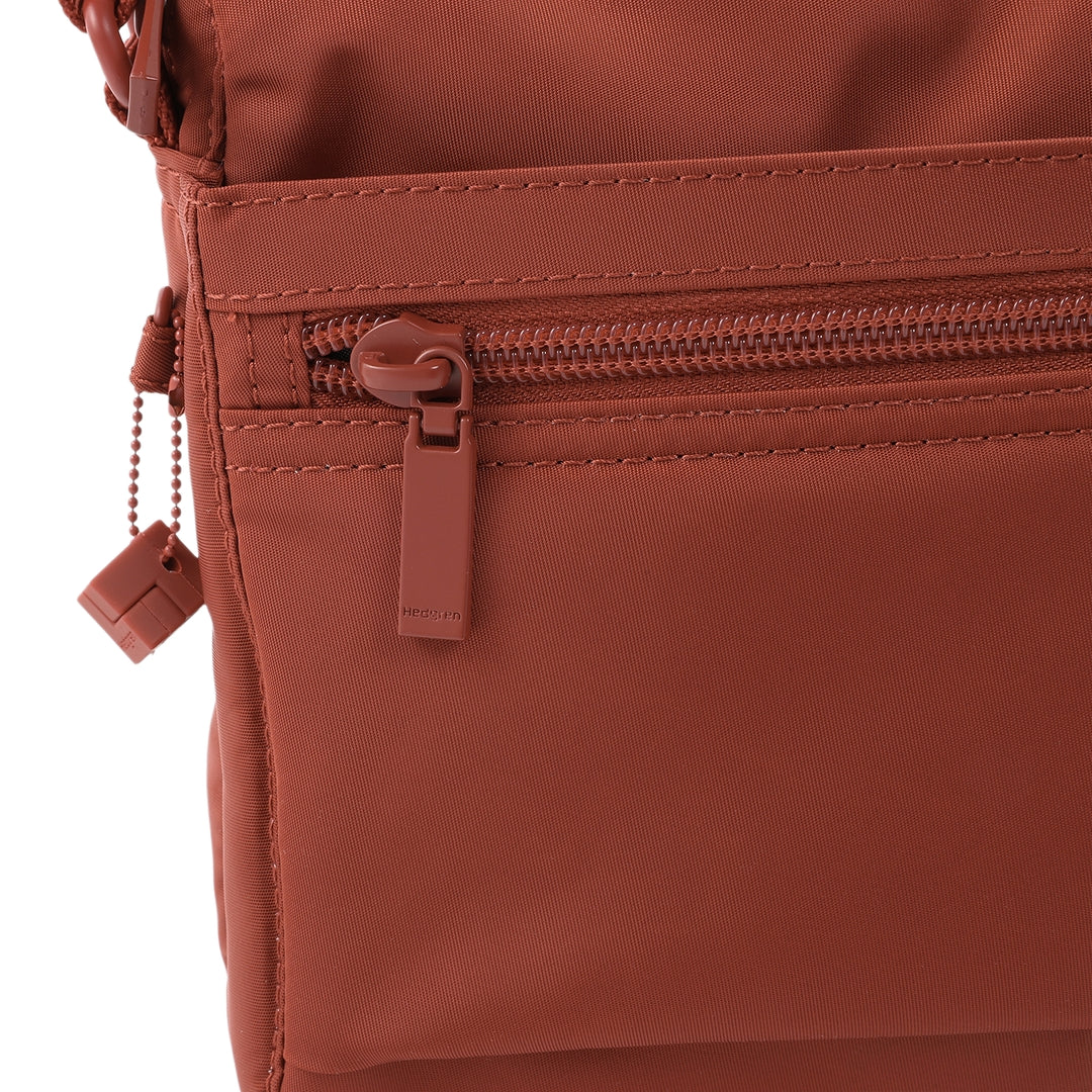 HEDGRENEye Crossbody/Sling/Messenger