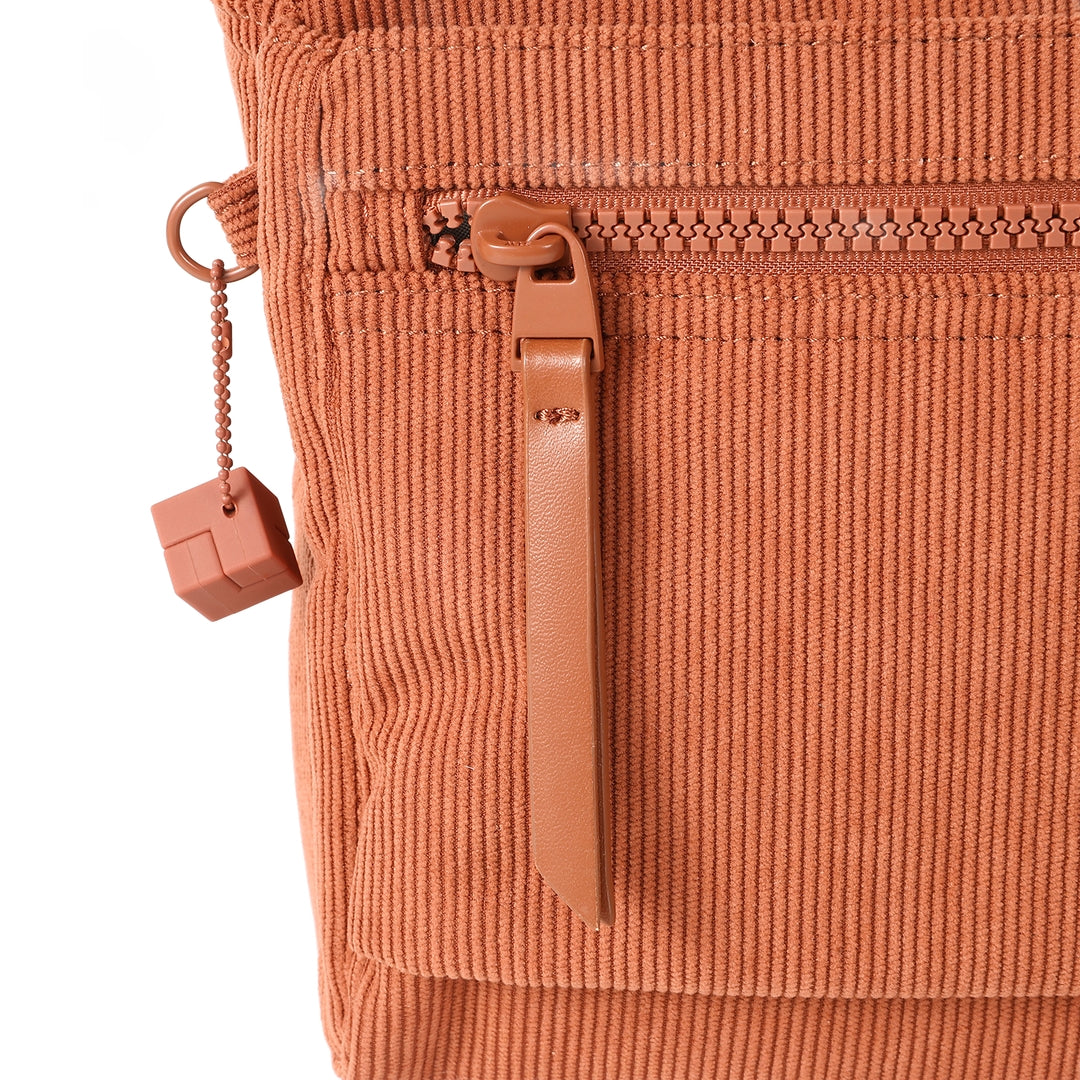 HEDGRENEye M Crossbody/Sling/Messenger