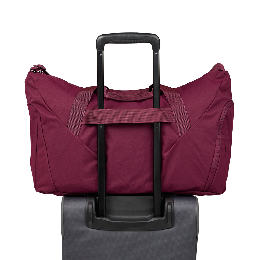 JANSPORTJANSPORT RECHARGE GYM BAG LARGE CHERRY LACQUER 35L