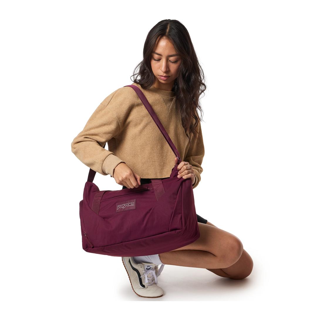 JANSPORTJANSPORT RECHARGE GYM BAG MEDIUM CHERRY LACQUER 20L