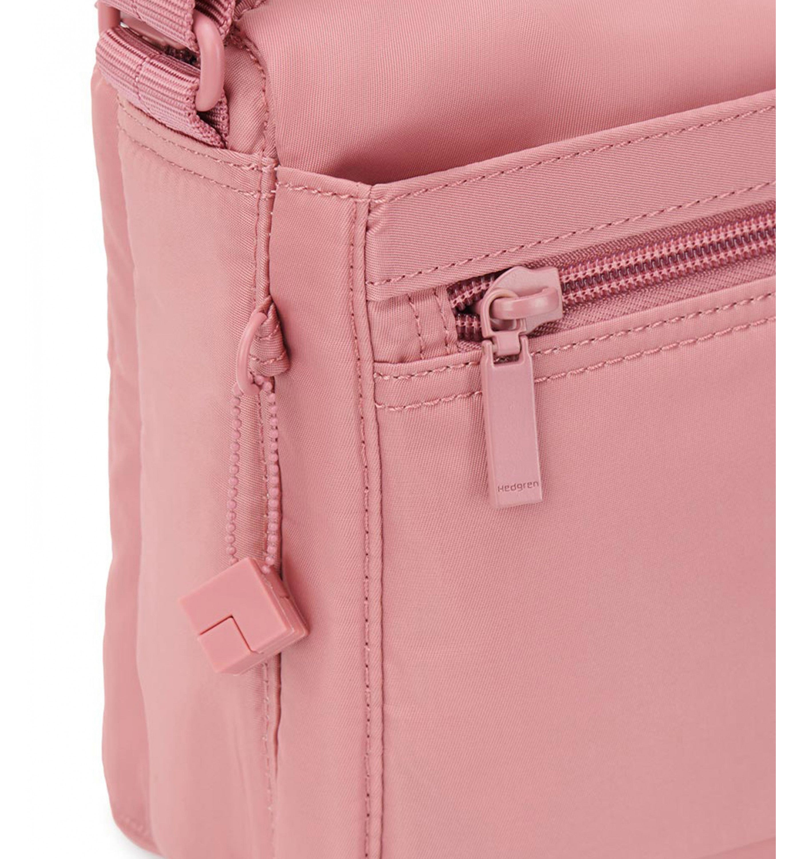 HEDGRENEye M Sling Bag