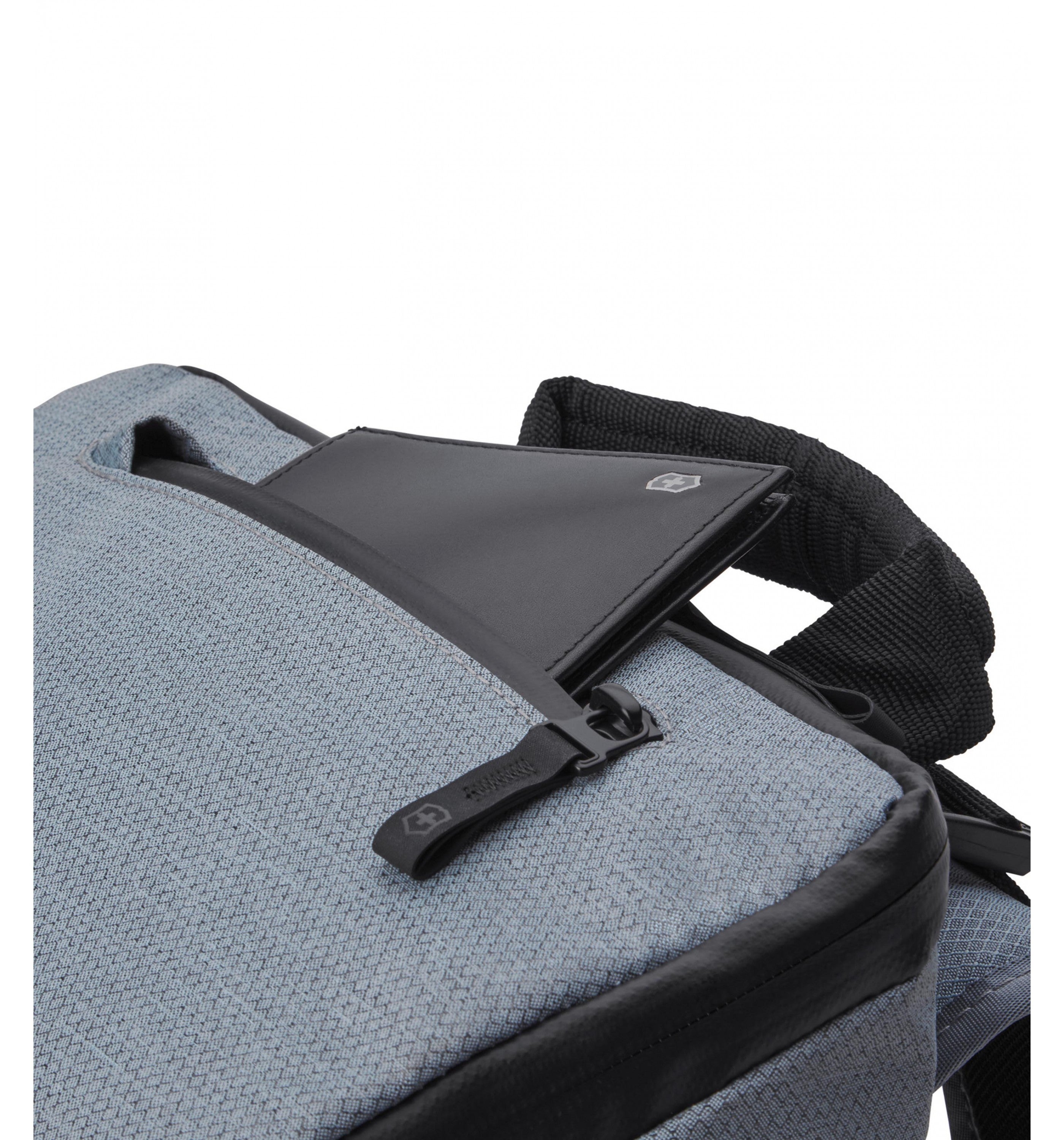 VICTORINOXVX TOURING CASUAL-BACKPACKSAGE CAMO 20IN
