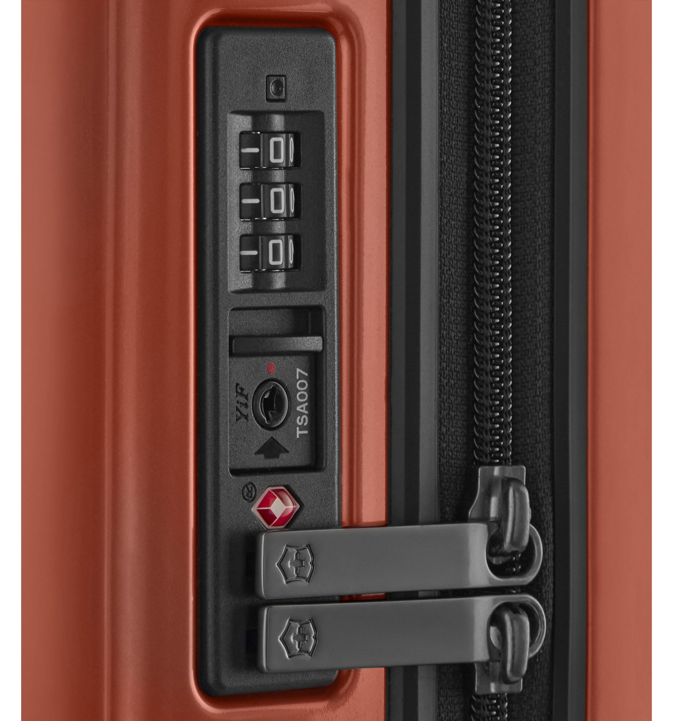 VICTORINOXAIROX MEDIUM HARDSIDE CASE ORANGE 69 CM