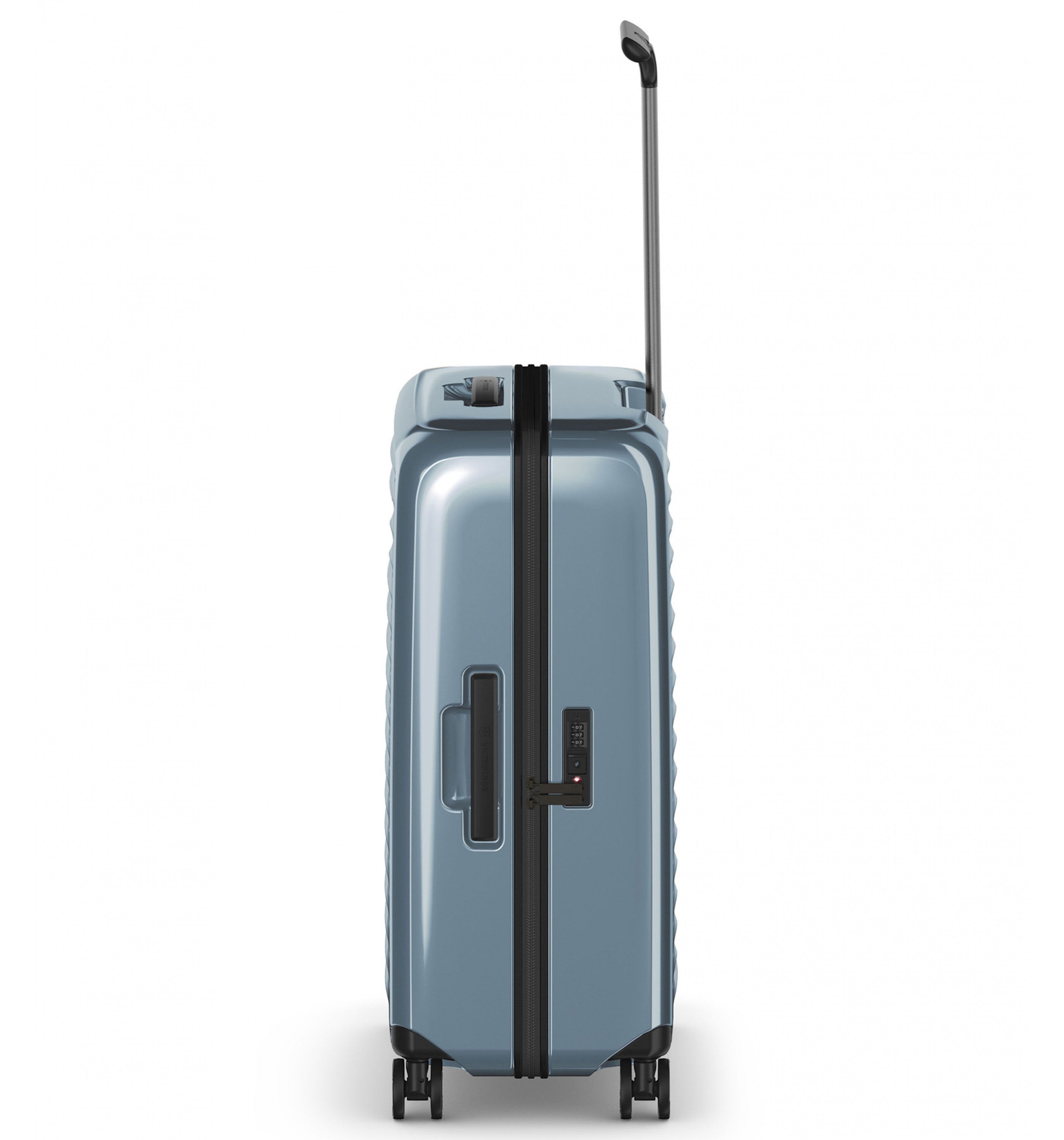 VICTORINOXAIROX MEDIUM HARDSIDE CASE LT BLUE 69 CM