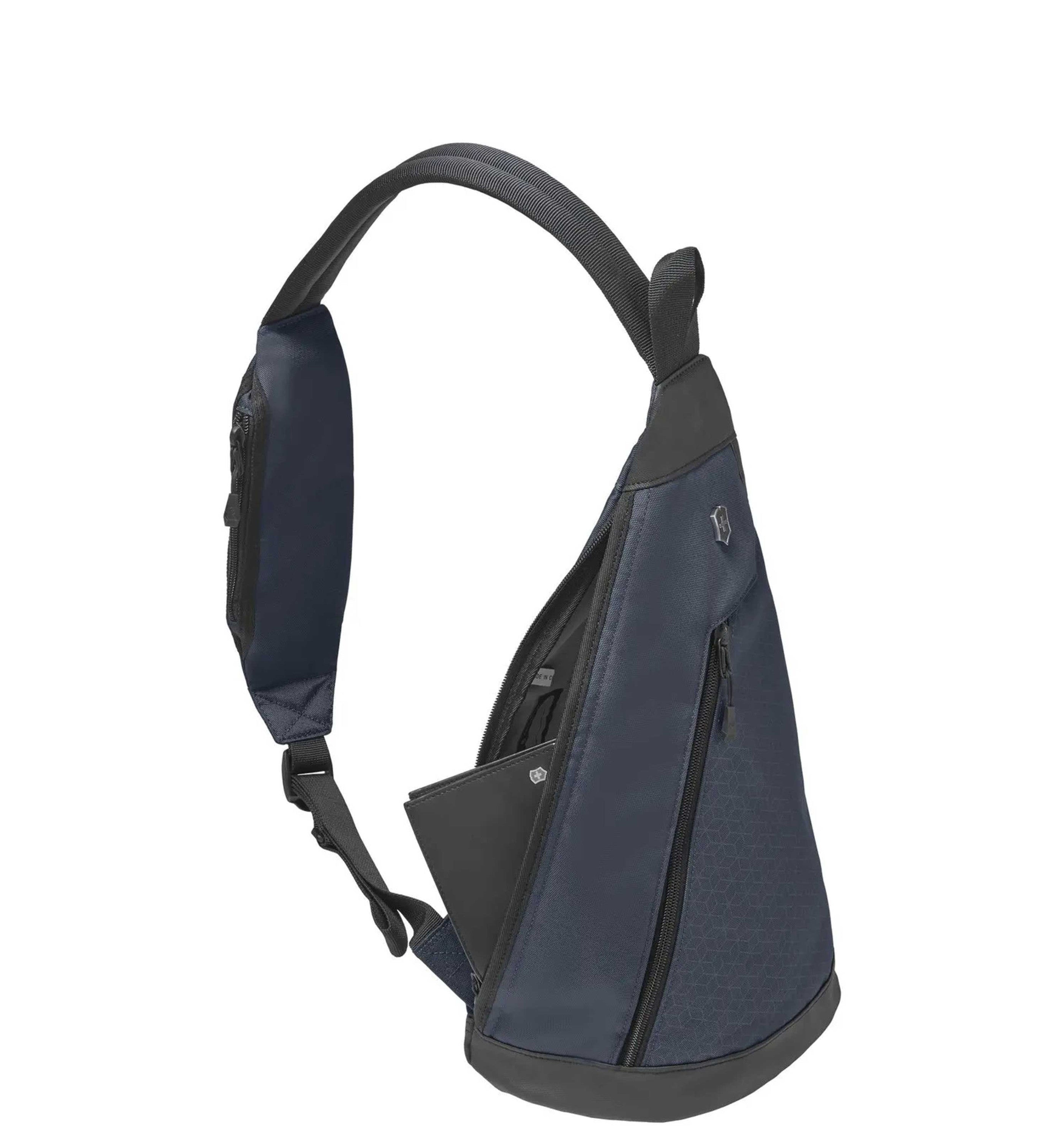VICTORINOXAltmont Original Dual-Compartment Monosling