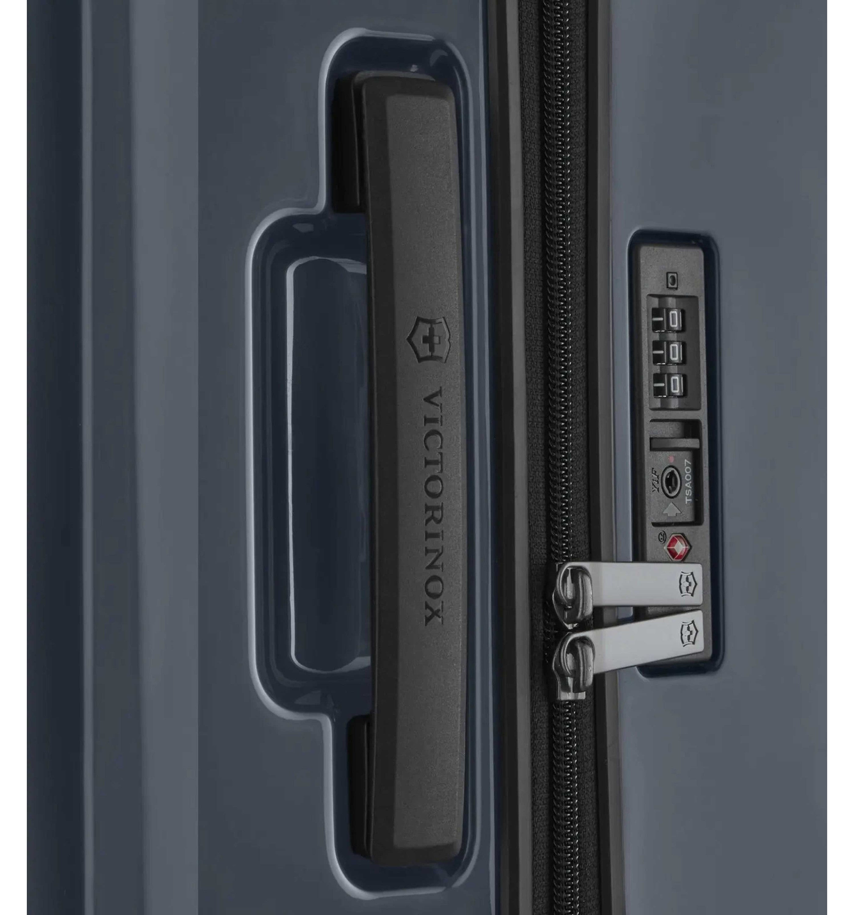 VICTORINOXAirox Large Hardside Case 75cm Luggage