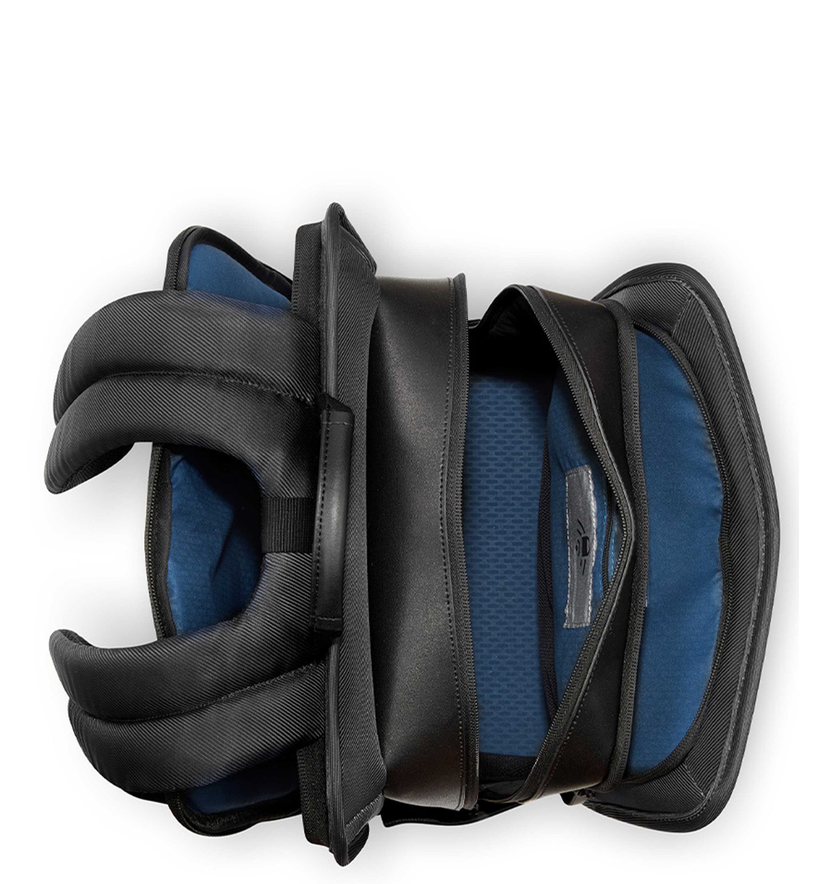 DELSEY PARISARCHE 2-CPT 14" BACKPACK BLACK