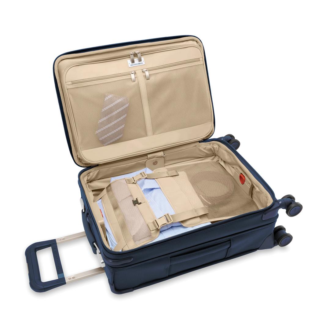 Briggs & RileyBRIG LUG US BLU122CXSP-5 Baseline ESSNTL CARRY-ON SPR Nav