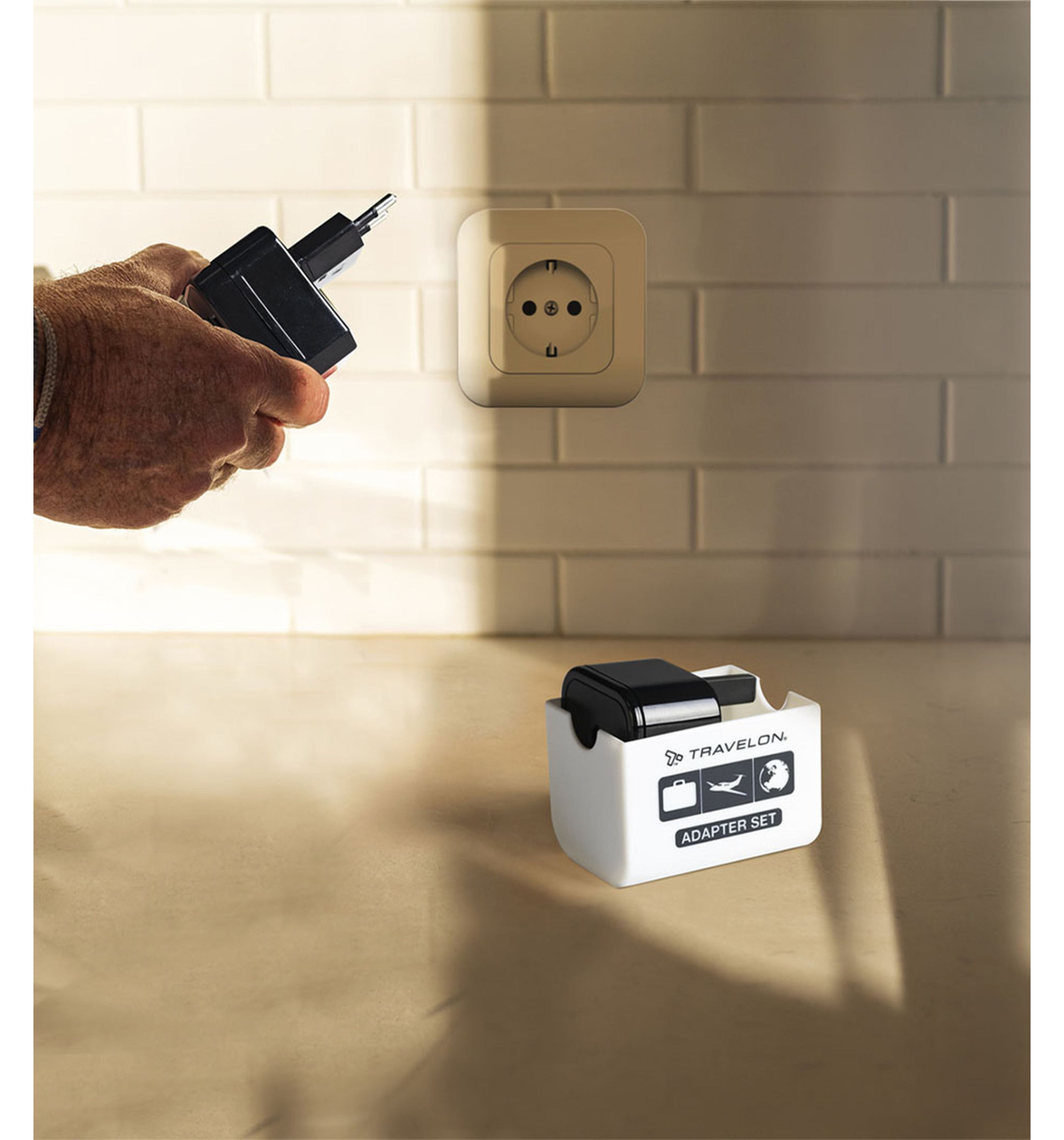 TRAVELONUniversal Adapter Plug