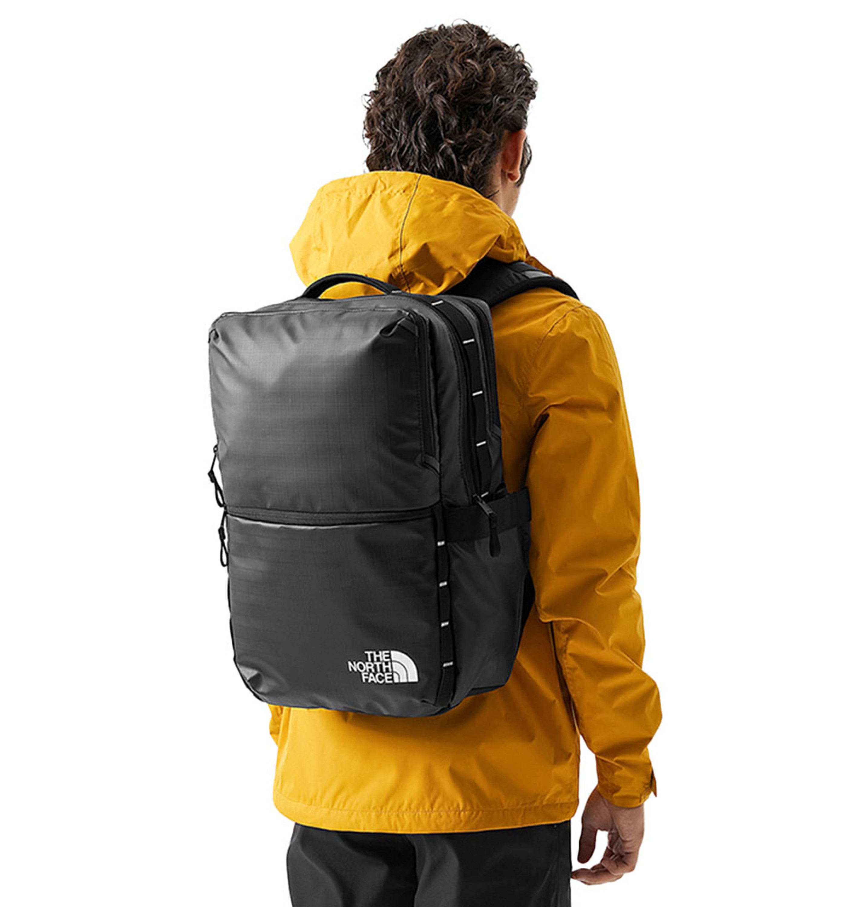 THE NORTH FACEBase Camp Voyager Daypack Backpack