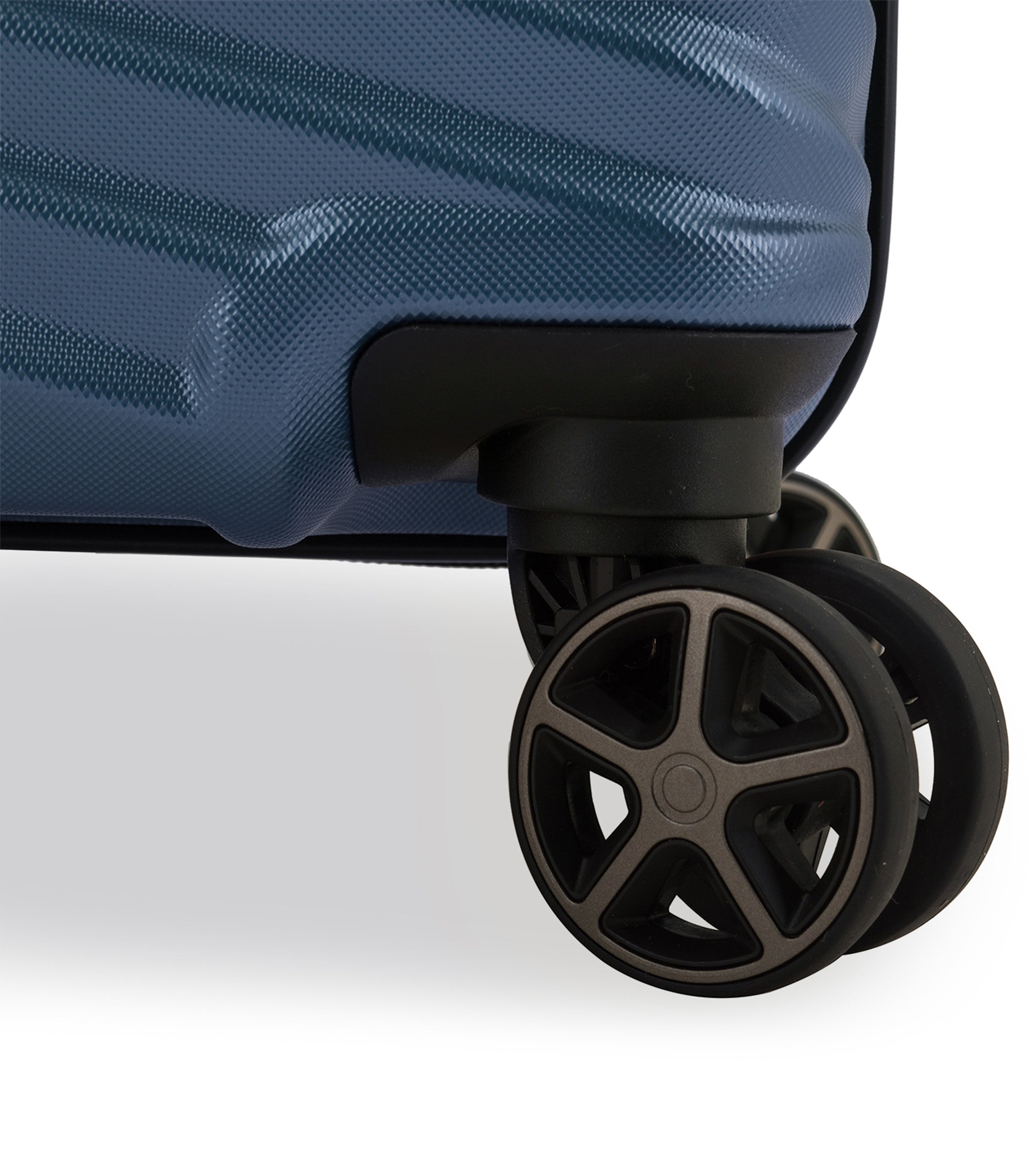 TRAVELERS CHOICETRAVELER'S CHOICE MONTENEGRO NAVY 21IN (S) LUGGAGE