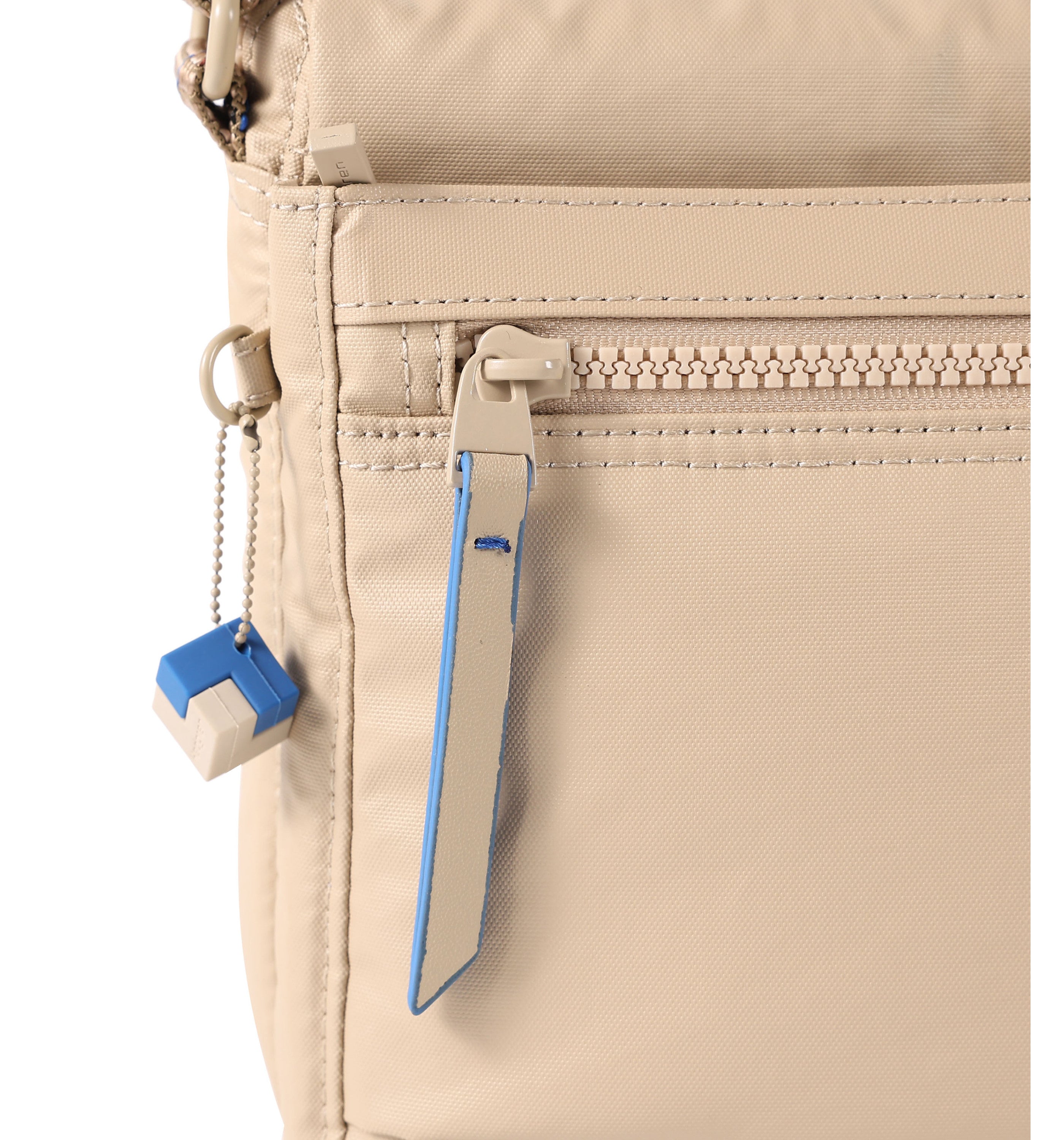 HEDGRENEye M Sling Bag