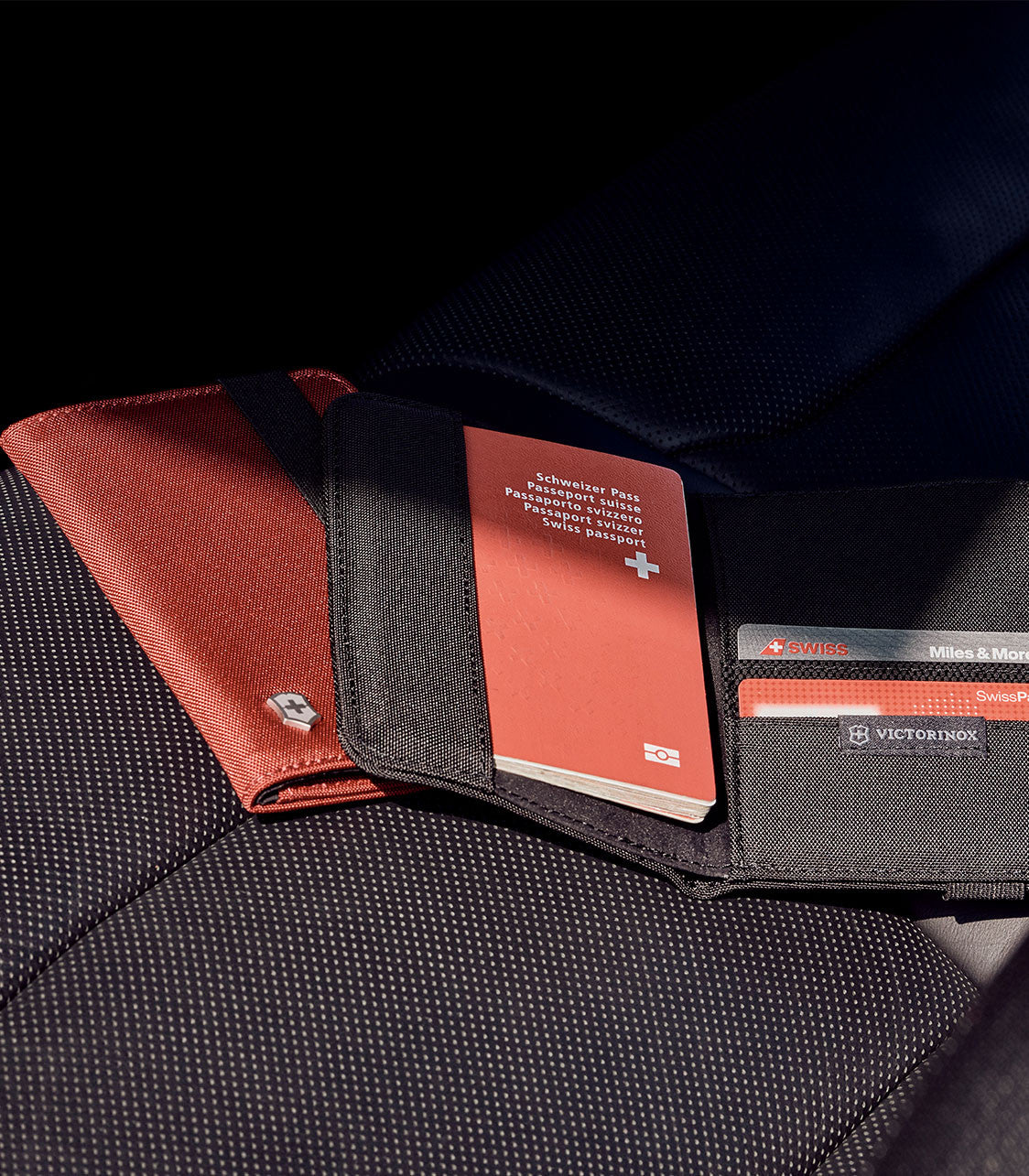VICTORINOXPassport Holder with RFID Black