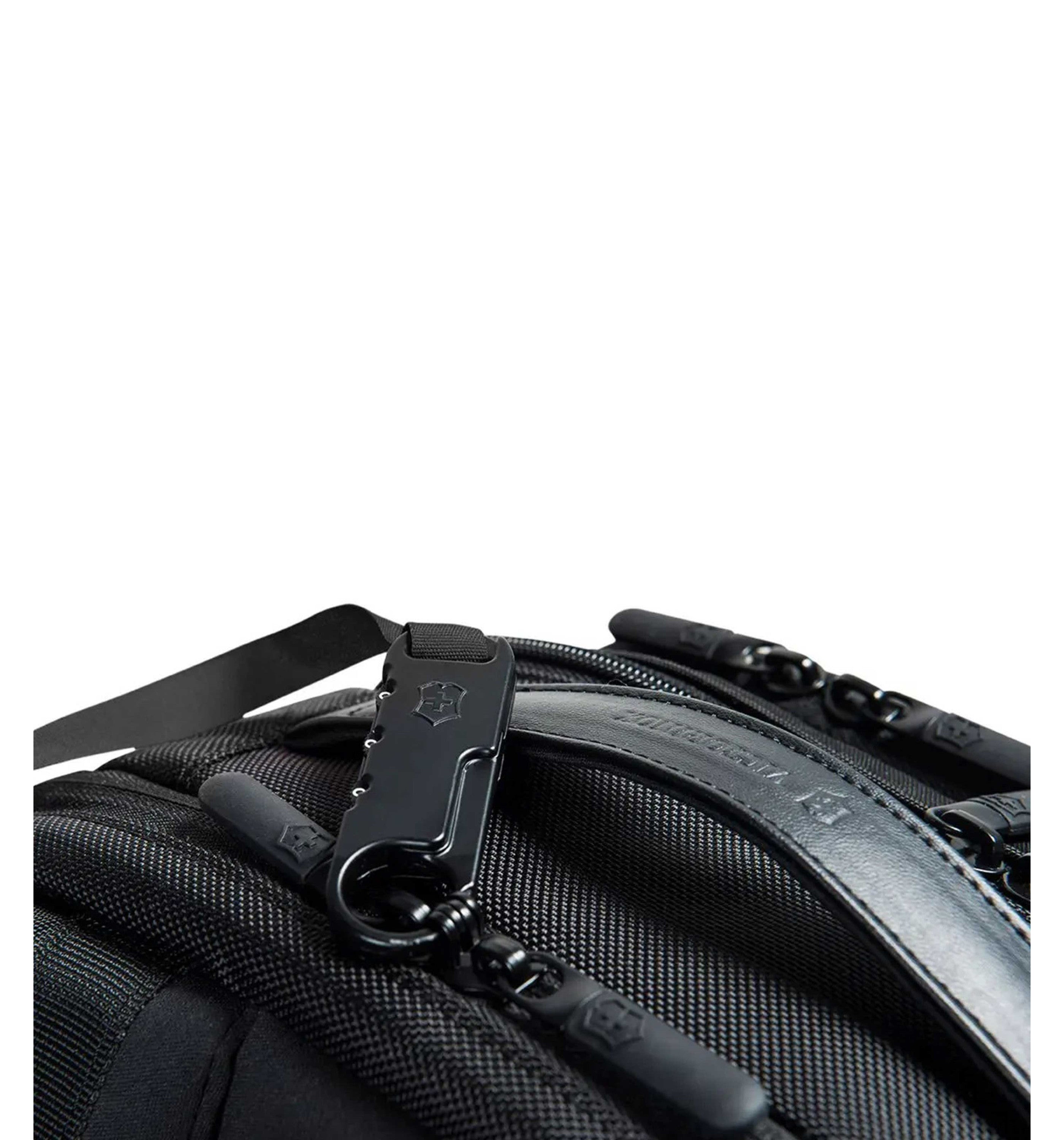 VICTORINOXAltmont Original Essential Laptop Backpack Black