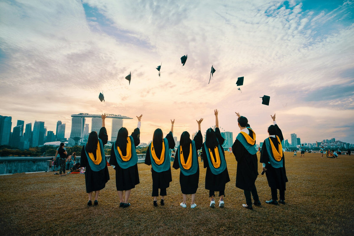Best Countries and Courses to Study Abroad for Filipinos
