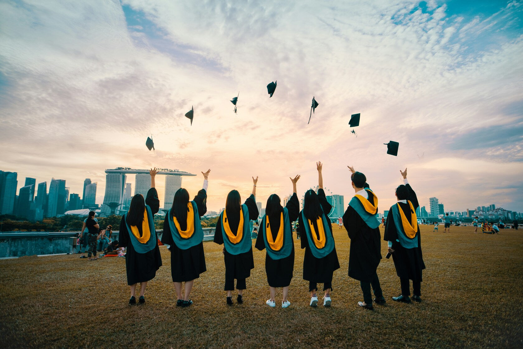 Best Countries and Courses to Study Abroad for Filipinos