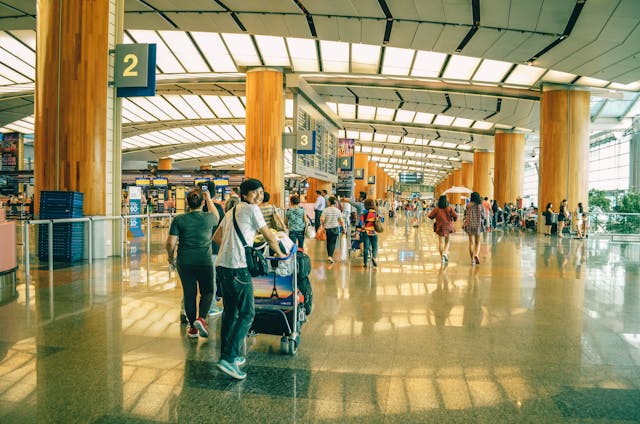 Travel Tips: How To Make The Most Out Of A Long Layover