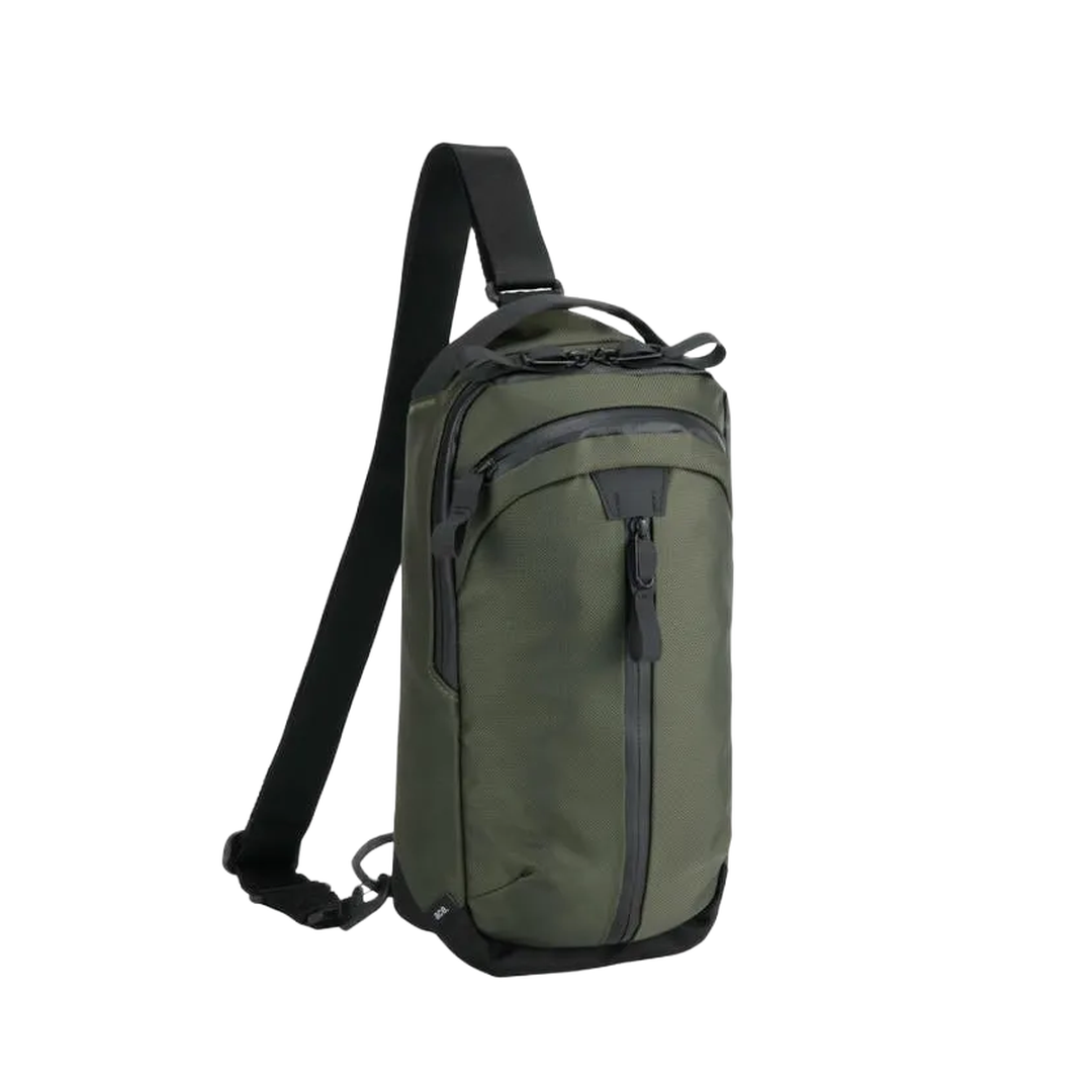A. Ruggmaster 2 Crossbody