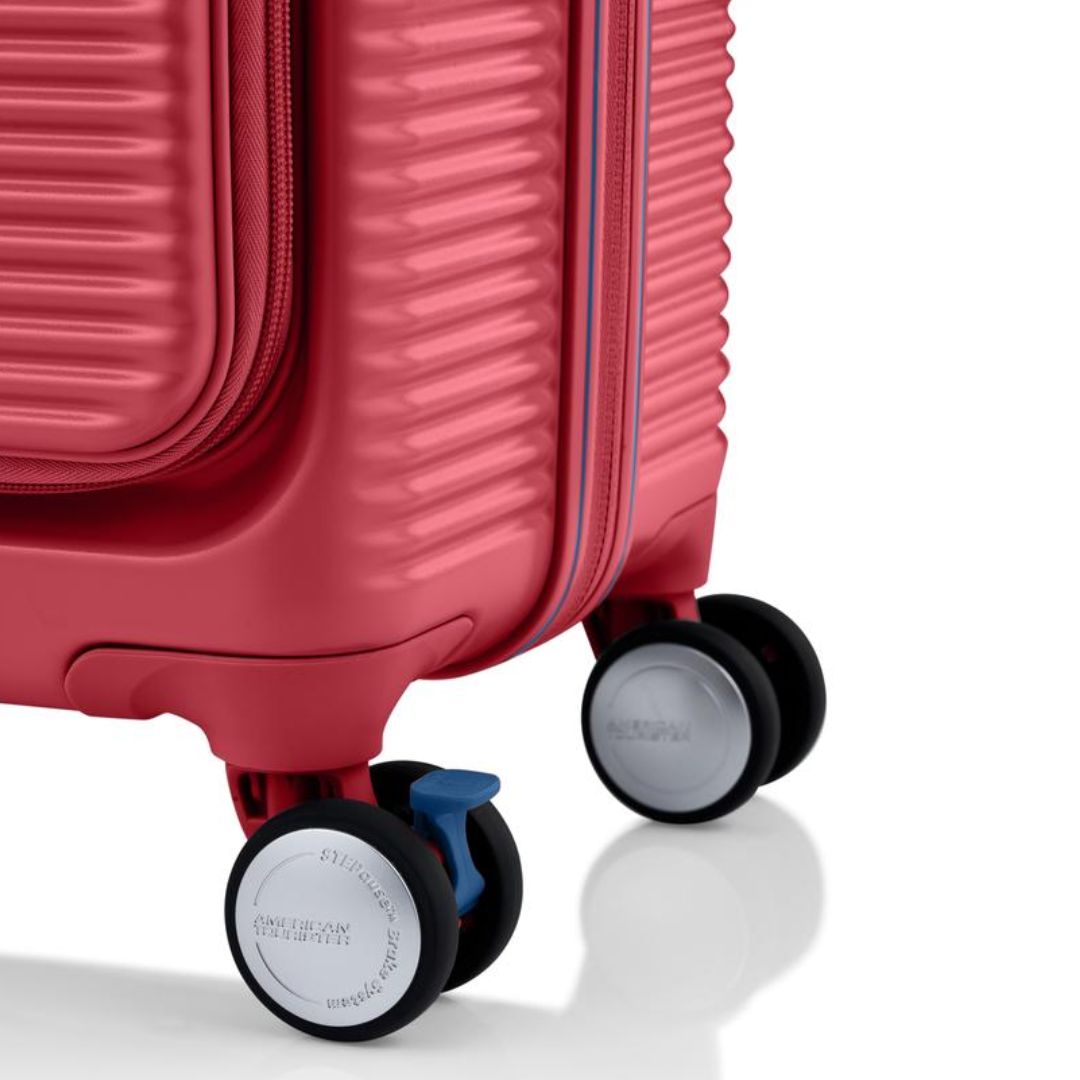AMERICAN TOURISTERCubecraft Carry-On